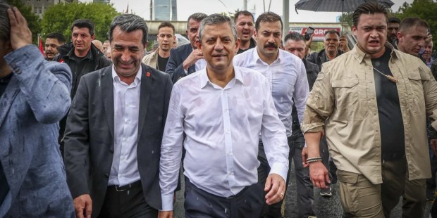 Özgür Özel’den ‘Yürüyüş Partisi’ iddiası