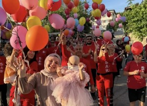 Azra için gökyüzüne umut balonları uçuruldu