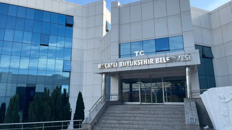 Kocaeli Belediyesi ilan iddialarını reddetti