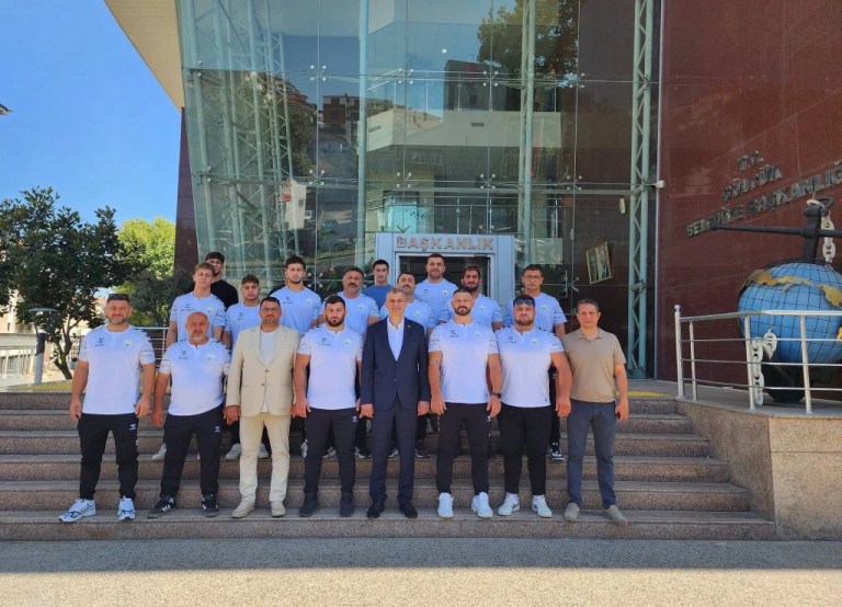 Gölcük'ten Kırkpınar'a güreşçi kafilesi!