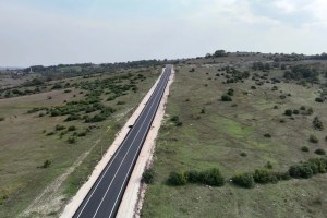Akçaova Grup Yolu’nda 9,7 km tamamlandı