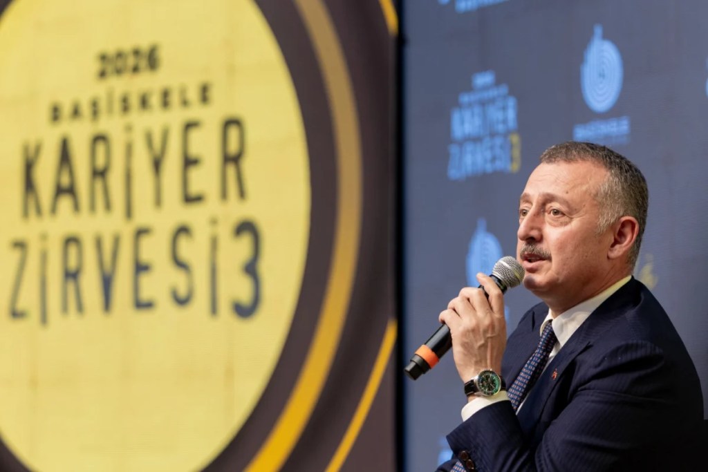 Büyükakın gençlere seslendi: Hata yapmaktan korkmayın - 3. görsel