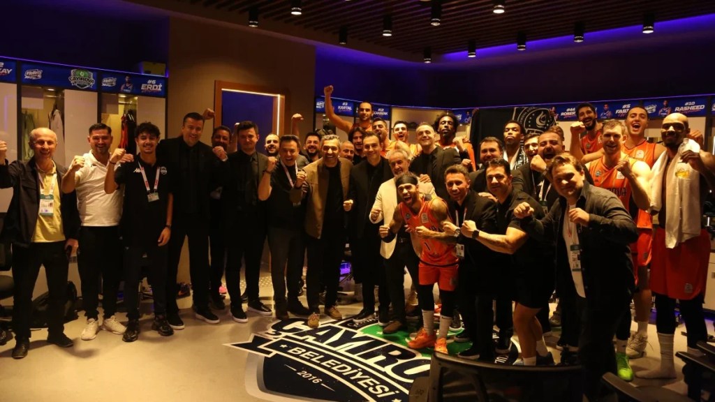 Çayırova Belediyesi ilk galibiyetini aldı