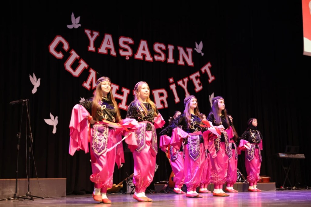 Cumhuriyetin 103. yılı Çayırova'da kutlandı - 3. görsel