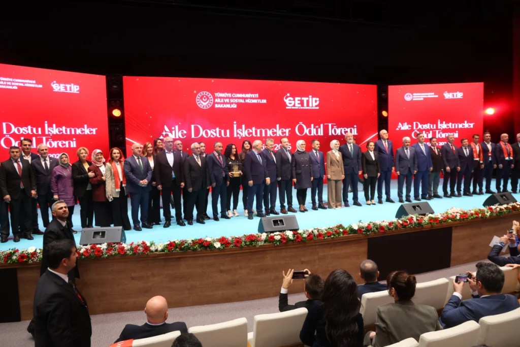 Darıca Belediyesi'ne aileyi güçlendirme ödülü - 3. görsel