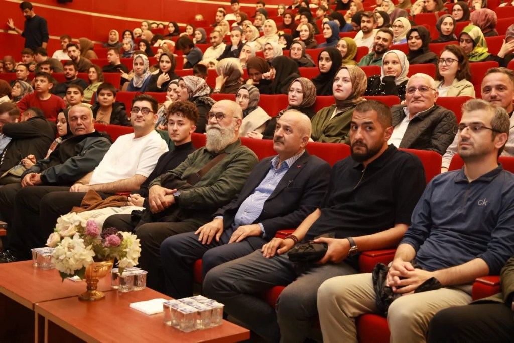 Dr. Altay Cem Meriç Gebze'de konuştu