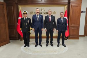 Gölcük’te 29 Ekim coşkusu salona taştı