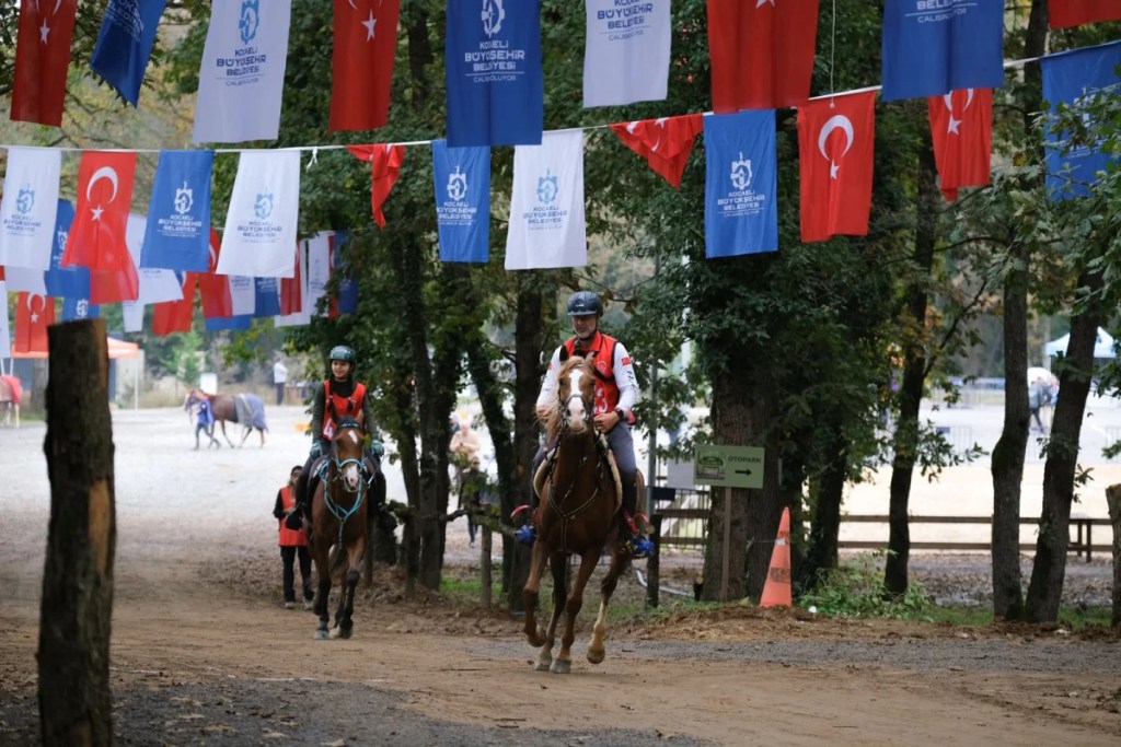 Kocaeli'de atlı dayanıklılık heyecanı