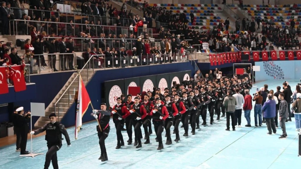 Kocaeli’de Cumhuriyet coşkusu salona taştı