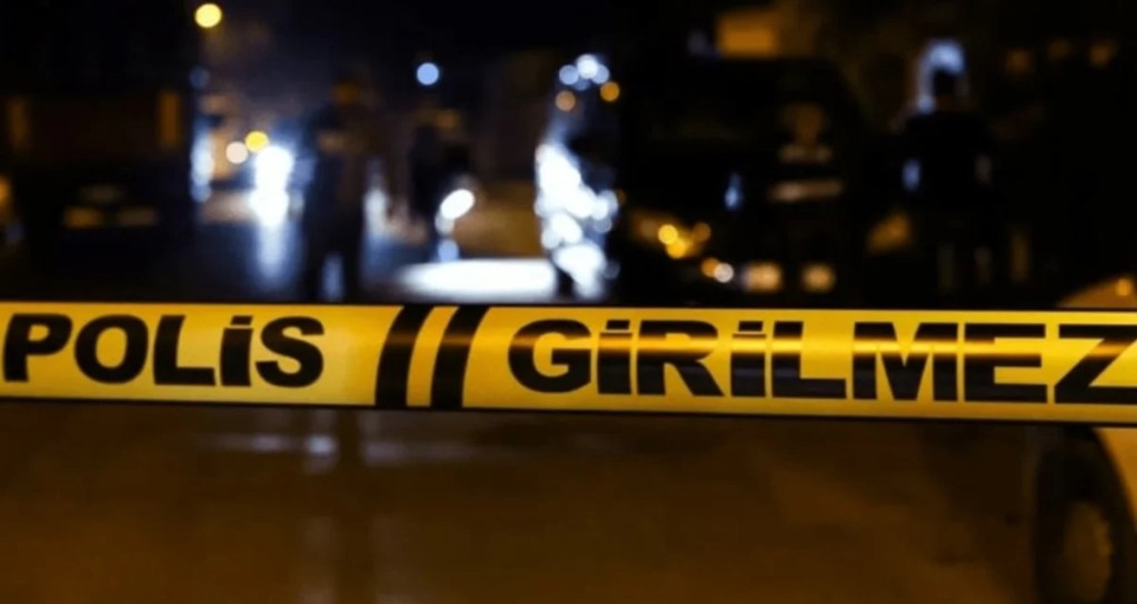 Kolonlardan ses gelen 7 katlı bina boşaltıldı!