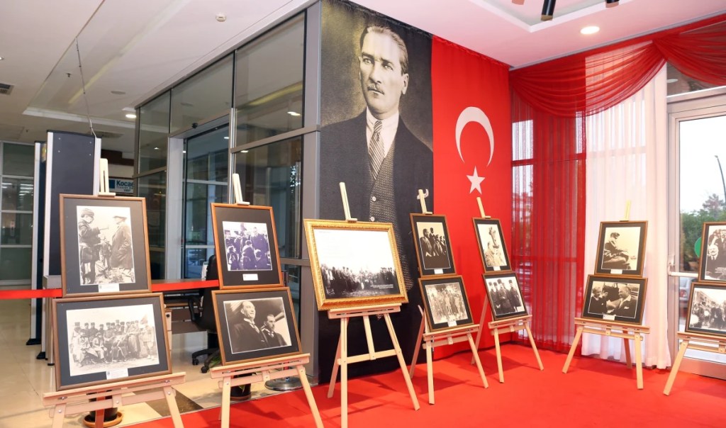 KOTO Atatürk ve Cumhuriyet Sergisini Açtı