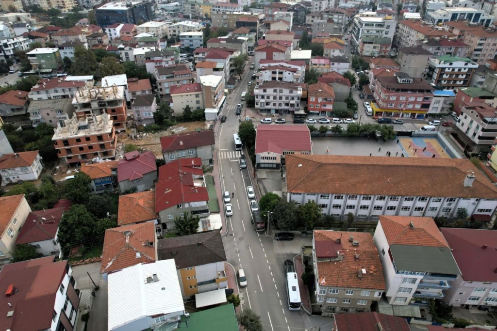 Mevlana Caddesi baştan aşağı yenilendi