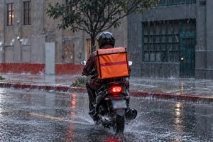 Motosiklet ve motokuryelere trafik yasağı!