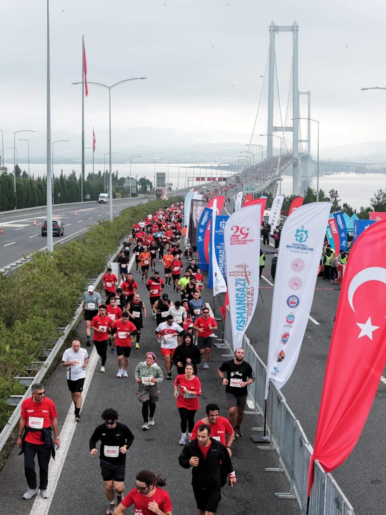 Osmangazi Köprüsü'nde Cumhuriyet Koşusu