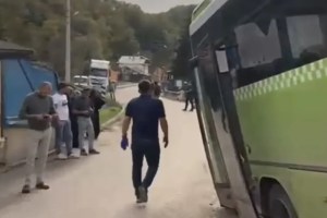 Otobüsün yoldan çıktığı kazada 12 yaralı!