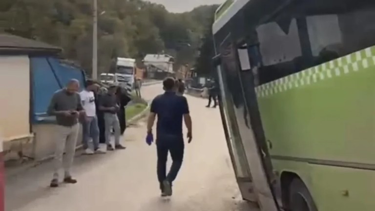 Otobüsün yoldan çıktığı kazada 12 yaralı!