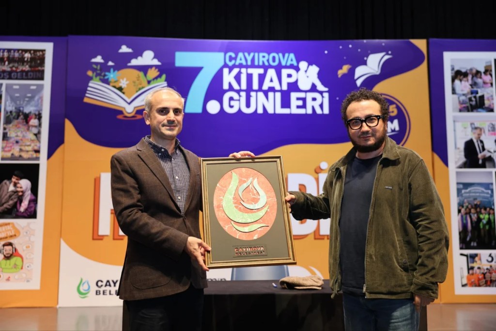 Oytun Erbaş Çayırova Kitap Günleri'ne konuk oldu