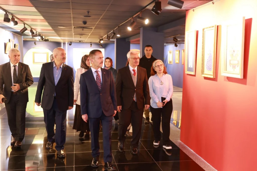 Türk İslam sanatları sergisi ziyarete açıldı