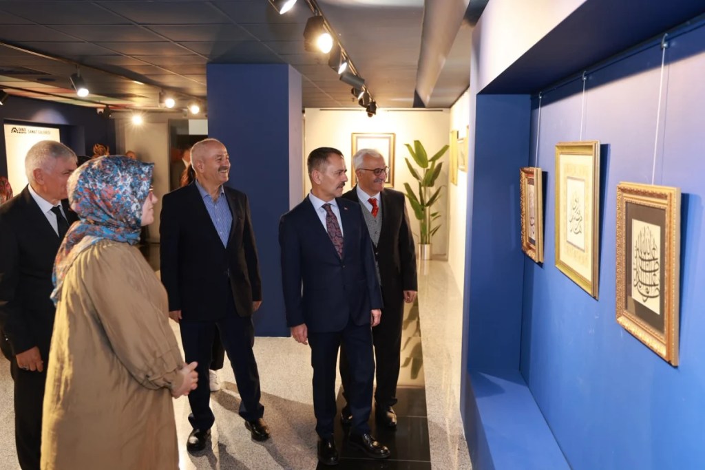 Türk İslam sanatları sergisi ziyarete açıldı - 3. görsel