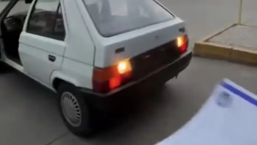 TÜVTÜRK istasyonunda geri vites lambası krizi!