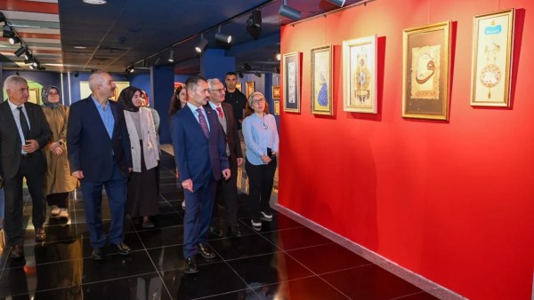 Vali Aktaş geleneksel sanatlar sergisinde